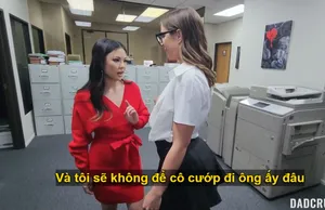 Ánh mắt khát dục của cô cháu gái cấp 3 vú khủng